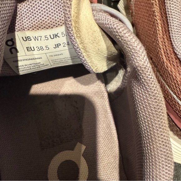 On Running On Cloud 5 Combo Sneakers Red / Brown & White | Size 7.5 - Picture 7 of 9